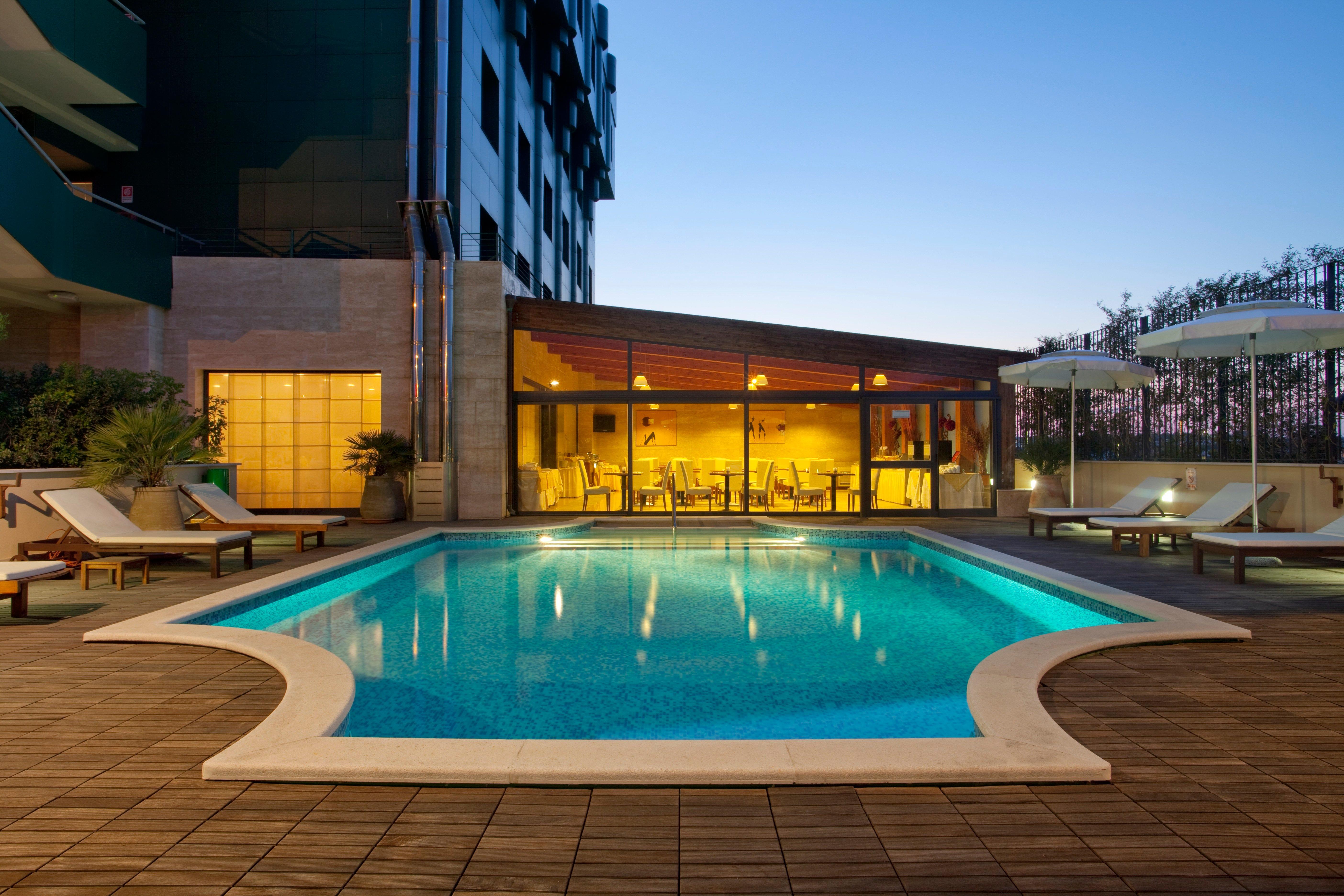 By Ihg