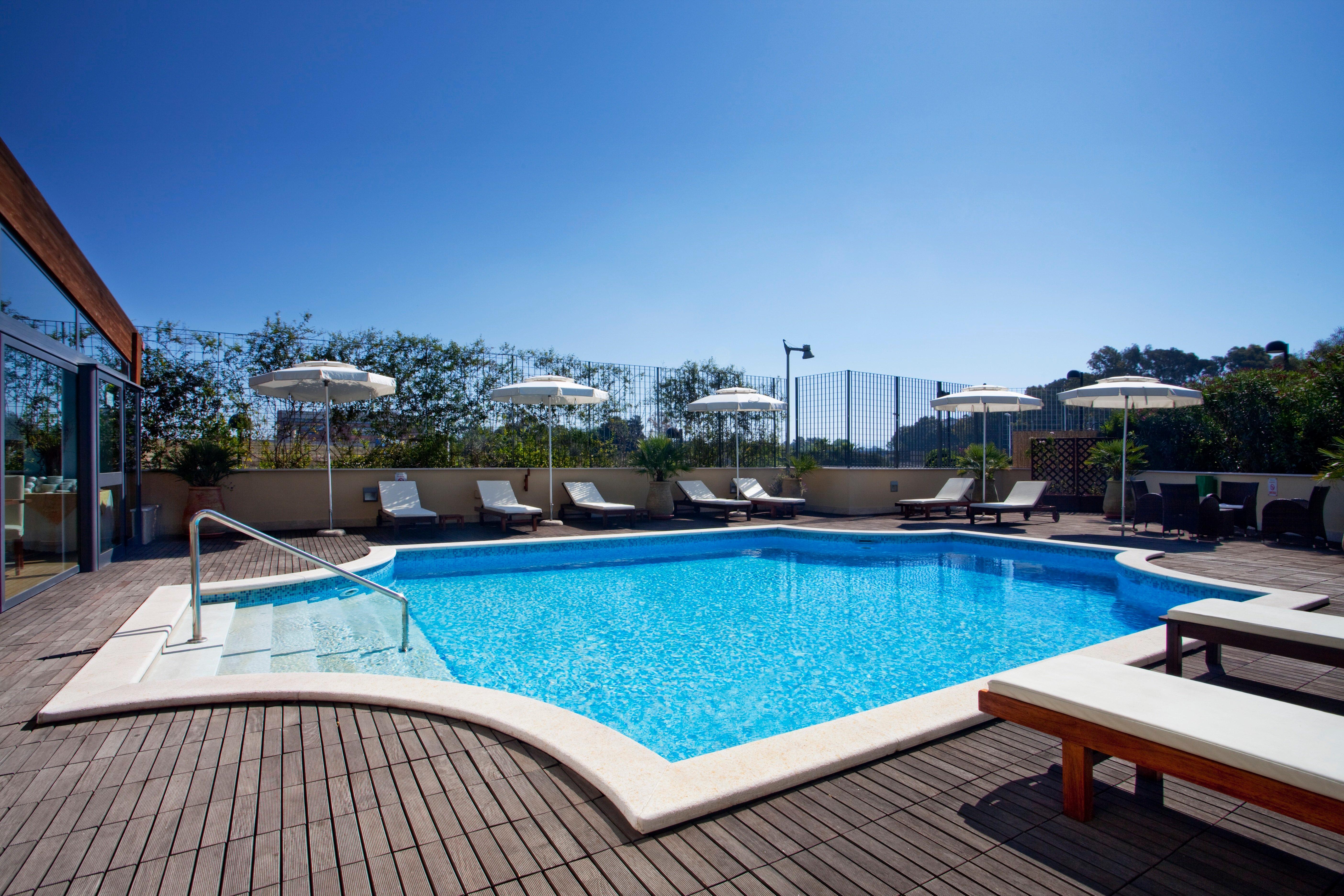 Holiday By Ihg 4*