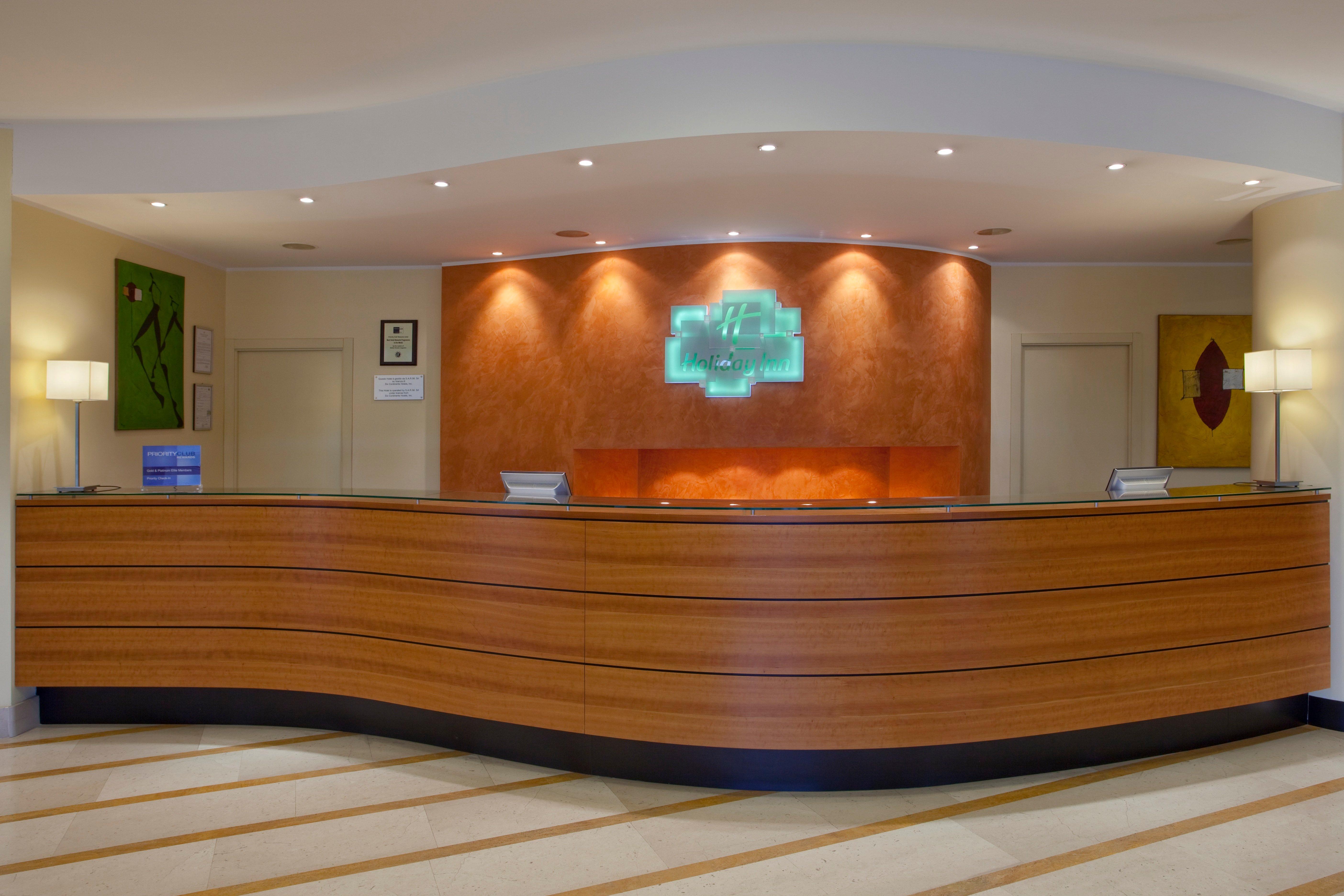 Holiday By Ihg Hotel 4*