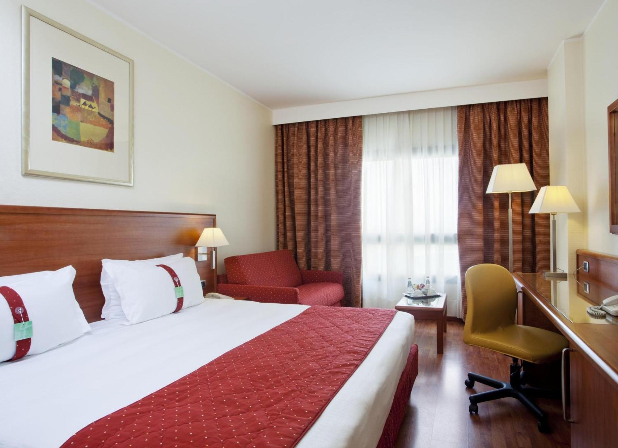 Holiday By Ihg 4*